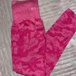 HOT PINK NVGTN LEGGINGS
